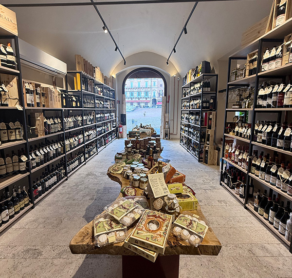 negozio-piazza-campo